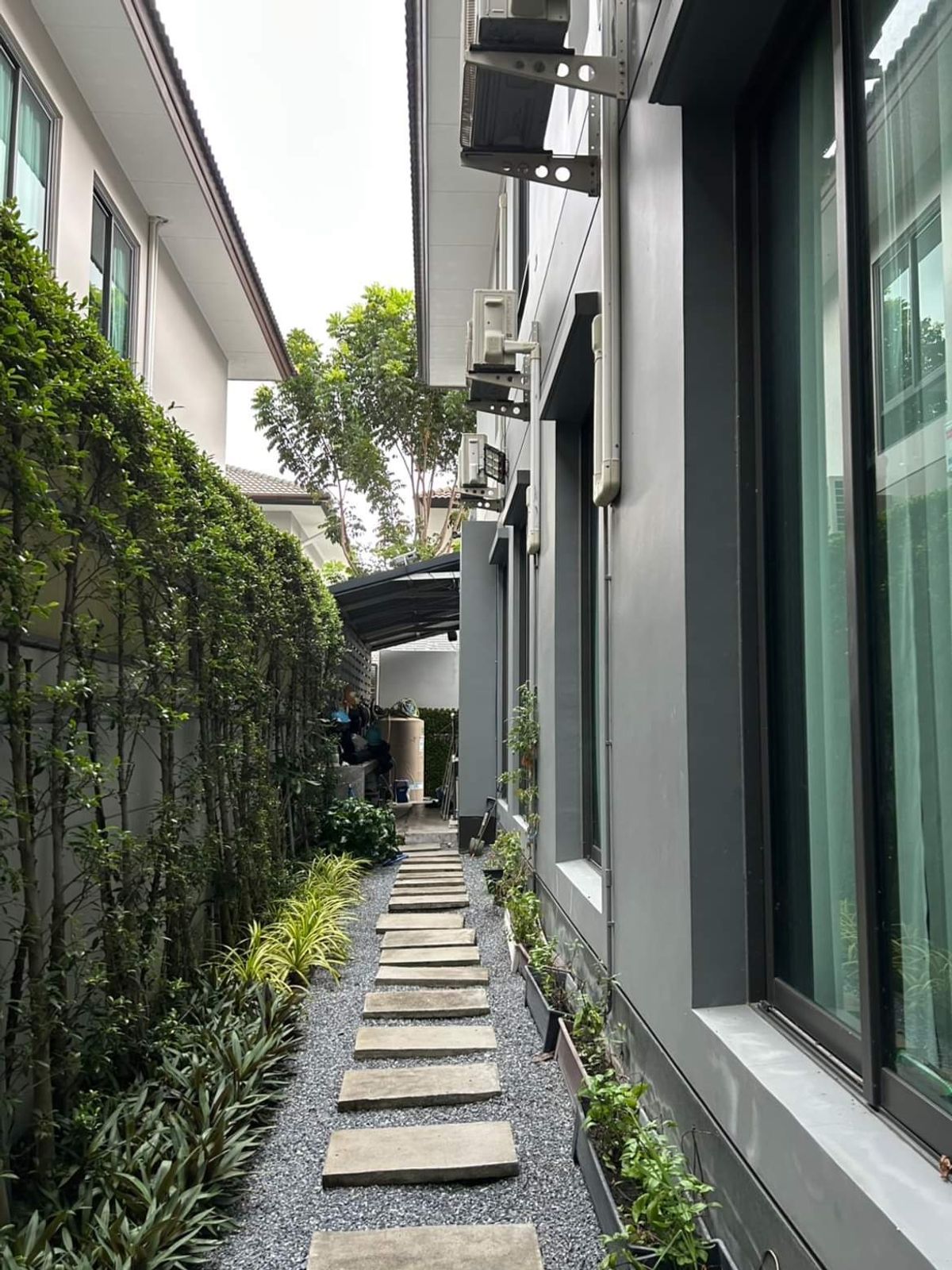 ขายบ้านปิ่นเกล้า จรัญสนิทวงศ์ : 🌟The Grand ปิ่นเกล้า โซน Alpina บ้านขนาดใหญ่พิเศษ! ที่ดิน 112.2 ตร.ว. บิ้วอินครบ ใหม่แทบไม่เคยอยู่🌟