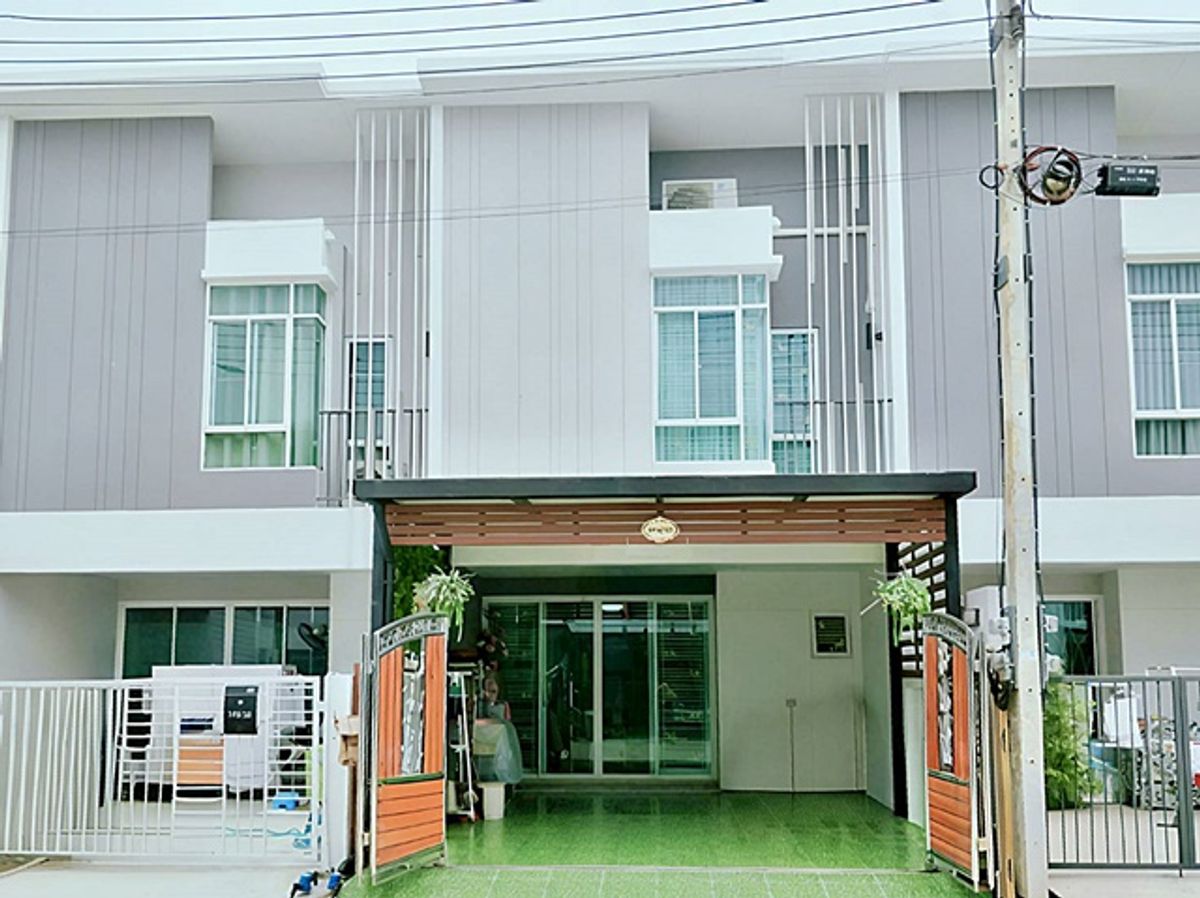 ให้เช่าทาวน์โฮมพุทธมณฑล ศาลายา : ให้เช่าทาวน์โฮม 2 ชั้น 18. 1 ตร. ว. หมู่บ้านซิตี้เซนส์ ศาลายา บ้านพร้อมอยู่ เฟอร์ เครื่องใช้ไฟฟ้าครบ 13,000/เดือน