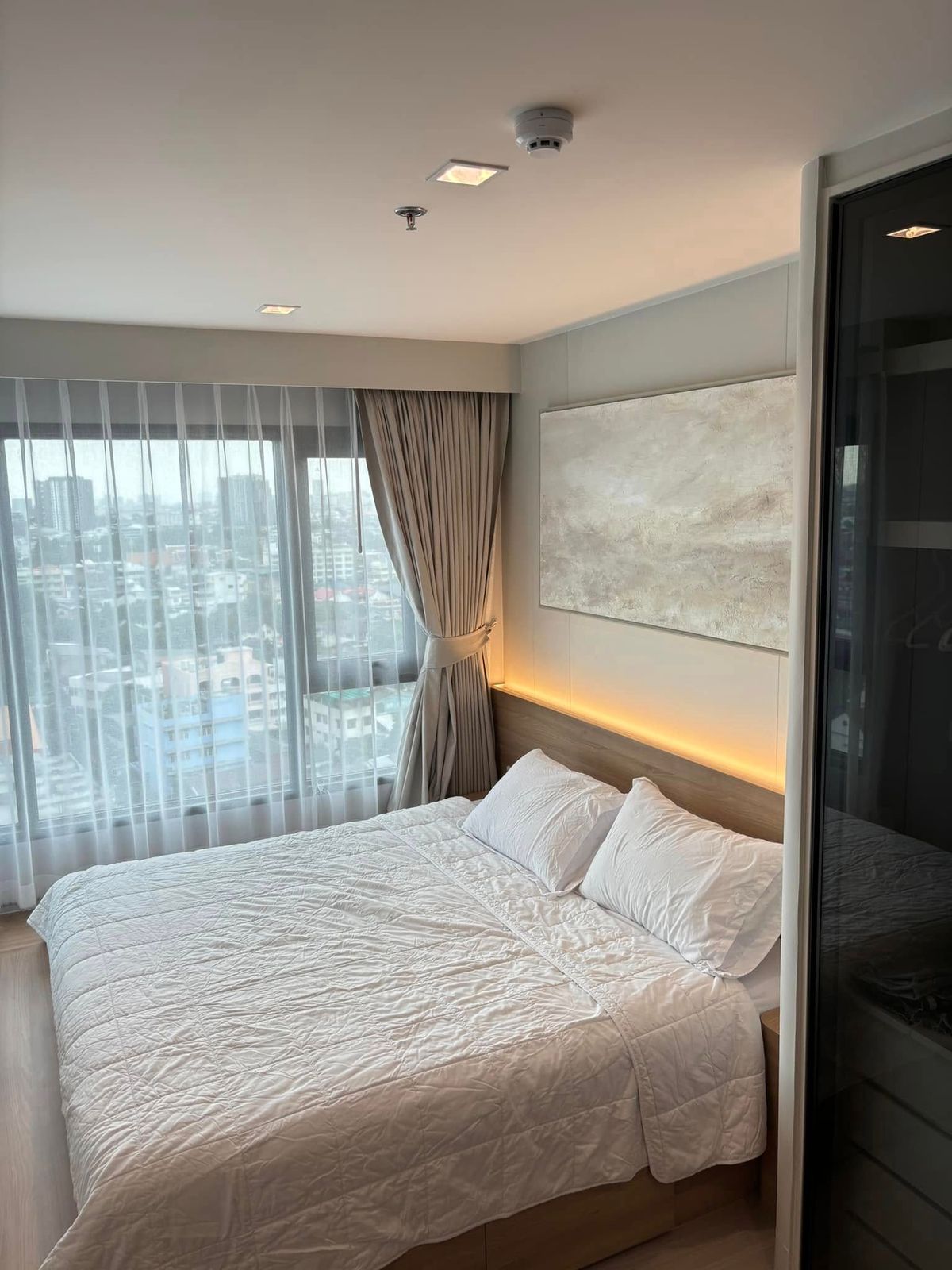 ให้เช่าคอนโดท่าพระ ตลาดพลู วุฒากาศ : ให้เช่า Life sathorn - sierra  (ไลฟ์ สาทร เซียร์รา) Line : @condo24 (มี@ด้วย)