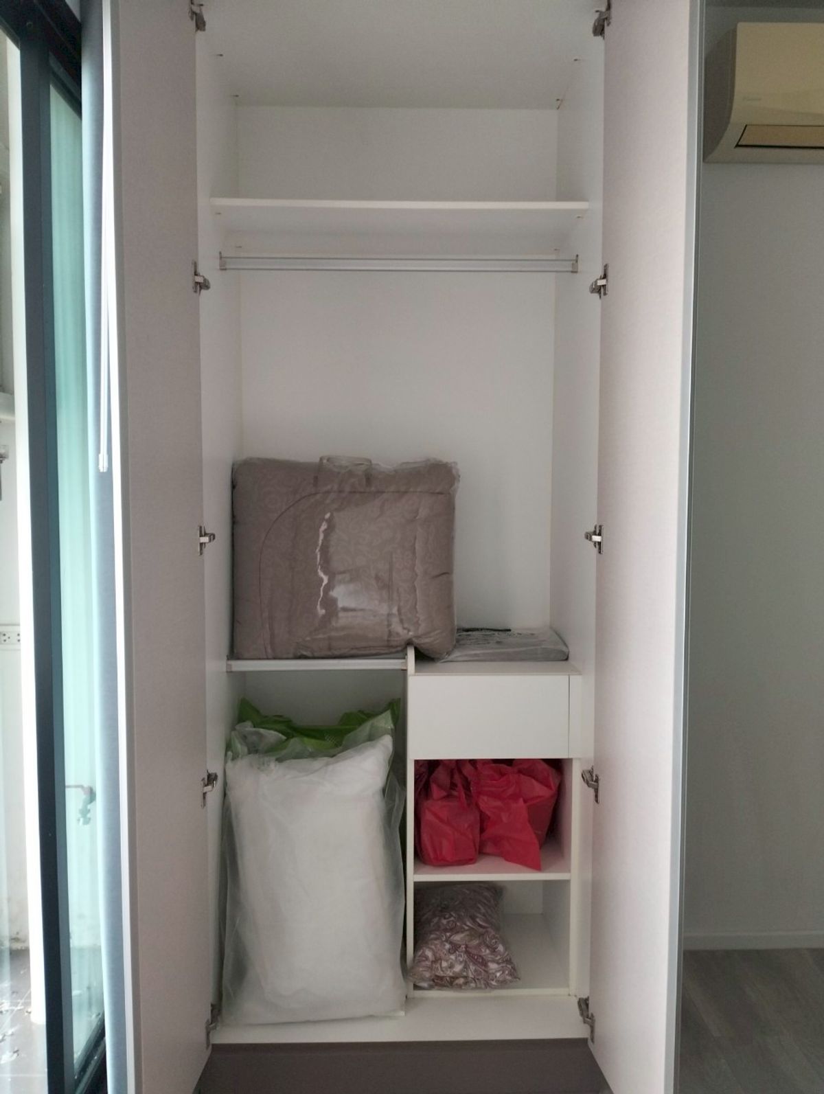 ขายคอนโดสมุทรปราการ สำโรง : Foreigner Quota ขายคอนโด Knightsbridge Sky River Ocean ราคา 1,990,000 บาท [YRs250204]