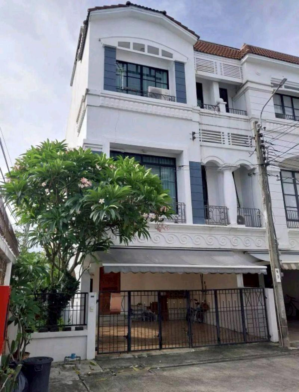 ให้เช่าบ้านลาดพร้าว เซ็นทรัลลาดพร้าว : บ้านกลางเมืองลาดพร้าวให้เช่า