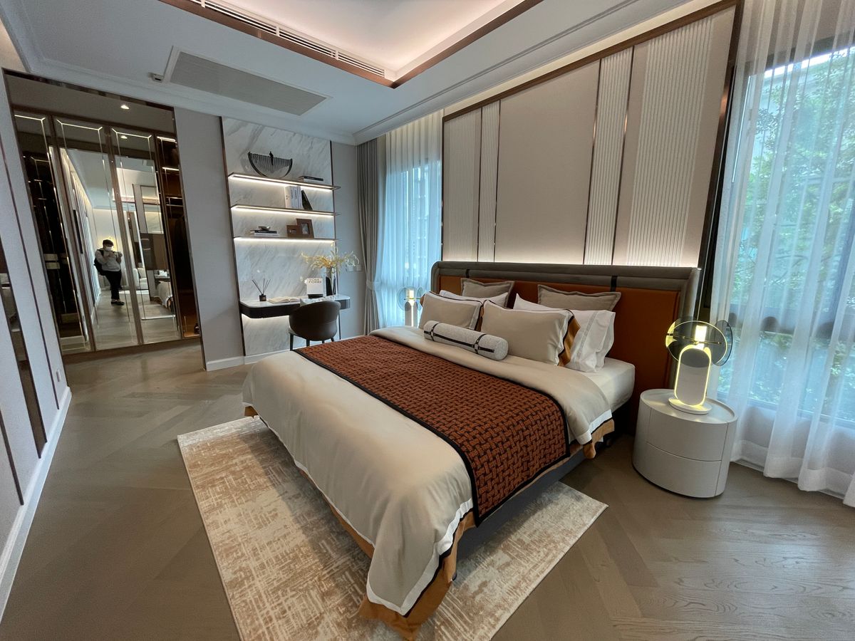 For SaleHouseSukhumvit, Asoke, Thonglor : [RARE ITEM] Luxurious corner mansion Lavista Ekkamai 10 | 429 sq m. Superior life in the heart of Ekkamai—fully decorated. Ready to move in!