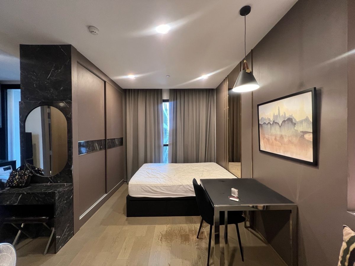 ให้เช่าคอนโดสยาม จุฬา สามย่าน : Ashton Chula Silom ชั้น สูง ห้องสวย
ขนาด 24 ตารางเมตร 
เฟอร์นิเจอร์ บิ้วอิน 
มีเครื่องใช้ไฟฟ้าครบ
22,000 บาท โทร 0614162636