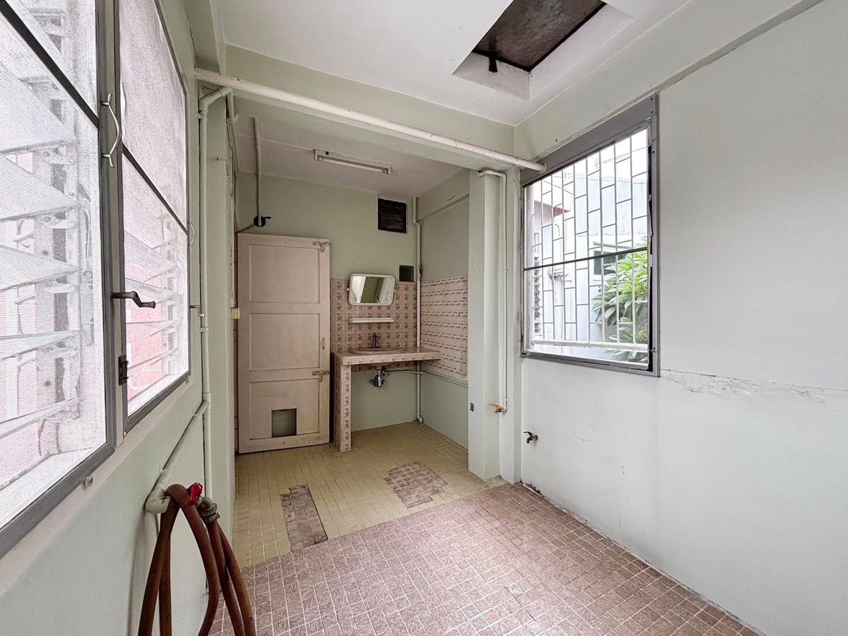 ขายบ้านสาทร นราธิวาส : บ้าน ซอยนนทรี 8 สาธุประดิษฐ์ บ้านสวย โครงสร้างดี อยู่เองก็ได้ ปล่อยเช่าก็ดี ราคาเจรจาได้