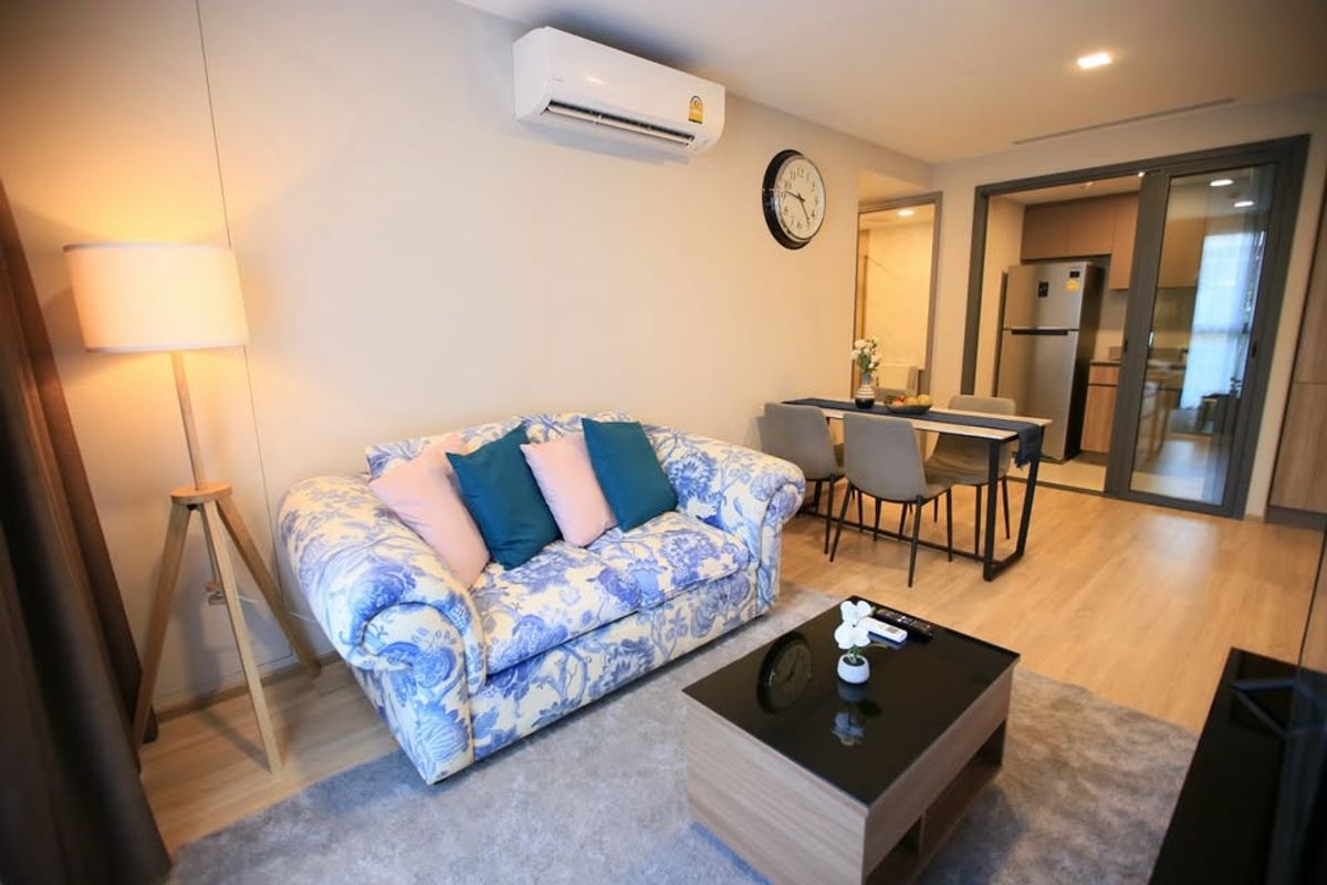 For RentCondoSukhumvit, Asoke, Thonglor : Condo with beautiful decorative furniture for rent in Ekkamai area-Thonglor near Dong Ki Mall Thonglor only 700 meters.
