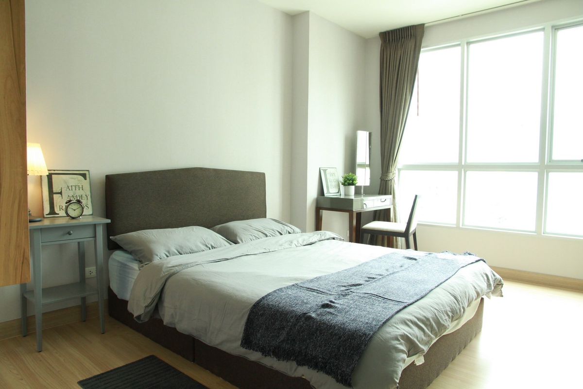 ให้เช่าคอนโดสาทร นราธิวาส : Life @ Sathorn 10 (ไลฟ์ แอท สาทร 10) (1bed1bath 42sqm)