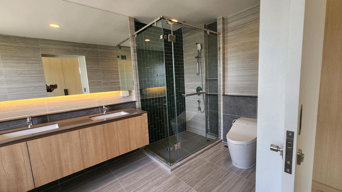 ให้เช่าบ้านพัฒนาการ ศรีนครินทร์ : Burasiri Krungthepkreetha | ให้เช่าบ้านเดี่ยวหลังมุม 4 ห้องนอน 2 ที่จอดรถ หน้ากว้าง แต่งสไตล์ Japandi สะอาดสะอ้าน น่าอยู่