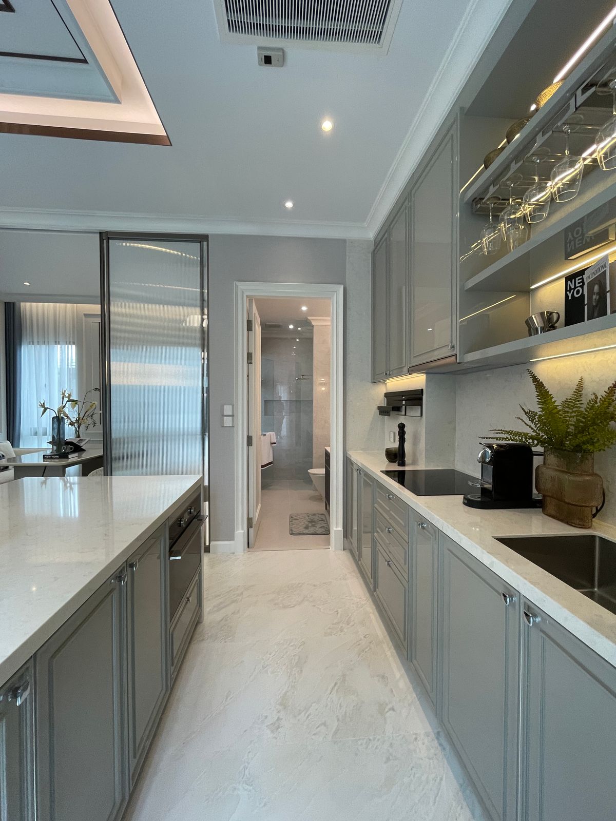 For SaleHouseSukhumvit, Asoke, Thonglor : [RARE ITEM] Luxurious corner mansion Lavista Ekkamai 10 | 429 sq m. Superior life in the heart of Ekkamai—fully decorated. Ready to move in!