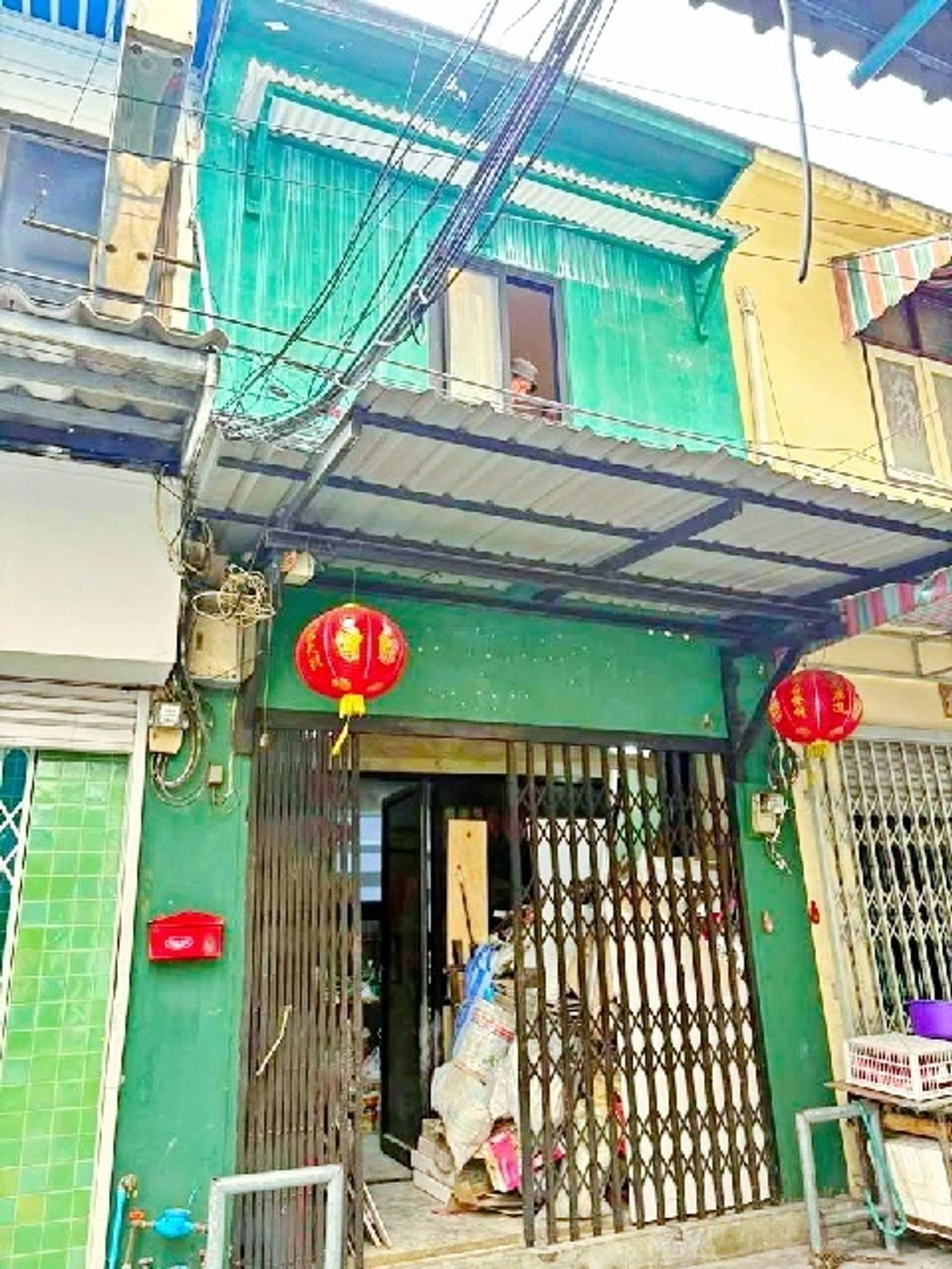 For RentShop HouseYaowarat, Banglamphu : Chinatown (Yaowarat) 450 m. MRT WatMangkon 300m. For rent 2-storey studio house 22sq.w. 202sq.m.newl