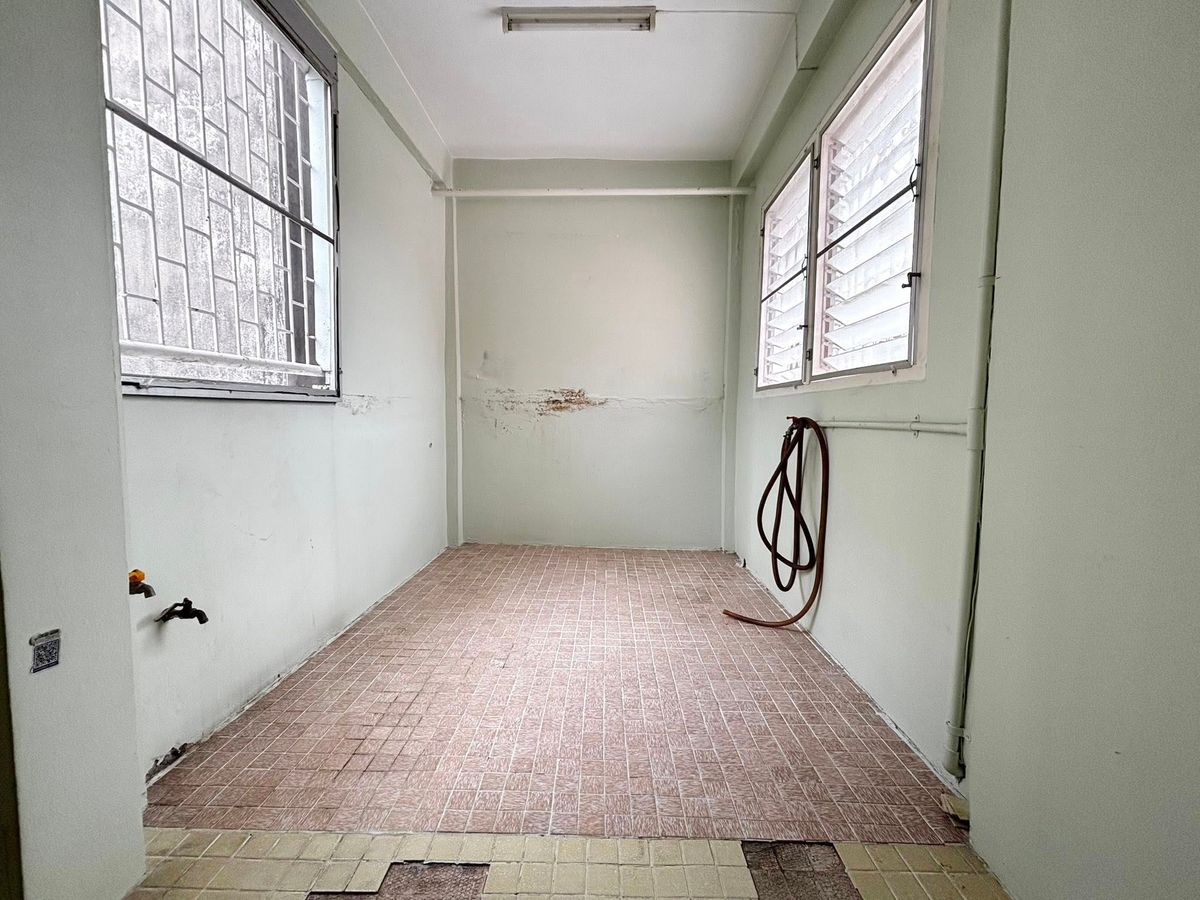 ขายบ้านสาทร นราธิวาส : บ้าน ซอยนนทรี 8 สาธุประดิษฐ์ บ้านสวย โครงสร้างดี อยู่เองก็ได้ ปล่อยเช่าก็ดี ราคาเจรจาได้