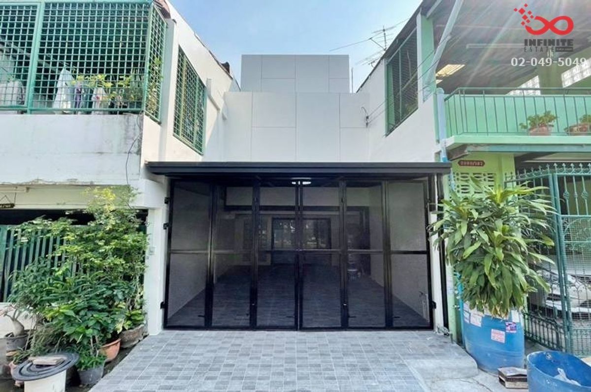 ขายทาวน์โฮมบางนา แบริ่ง ลาซาล : ขายทาวน์โฮม 2ชั้น รีโนเวทใหม่ 16 ตร.วา ใกล้ BTS แบริ่ง พร้อมอยู่