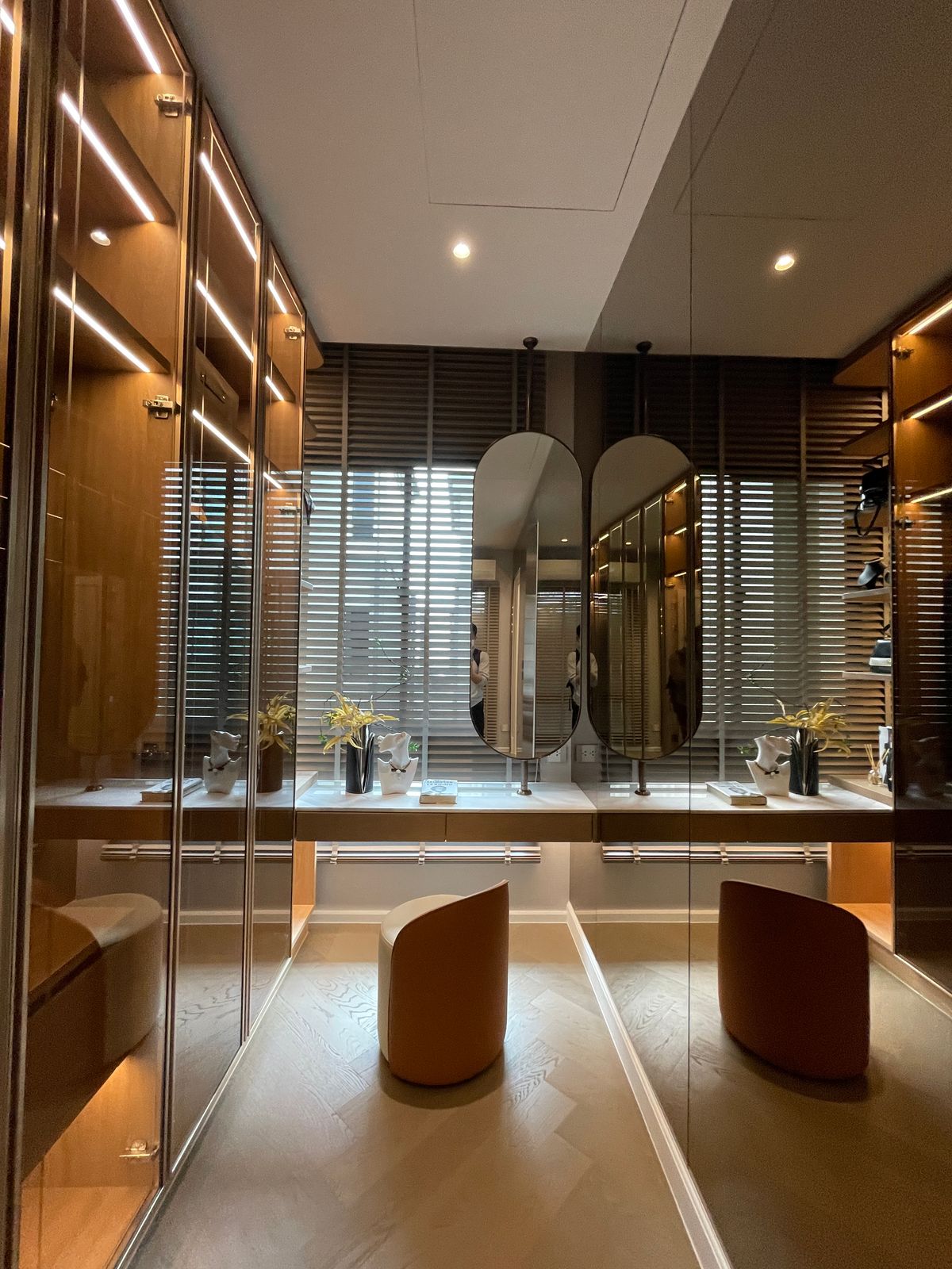 For SaleHouseSukhumvit, Asoke, Thonglor : [RARE ITEM] Luxurious corner mansion Lavista Ekkamai 10 | 429 sq m. Superior life in the heart of Ekkamai—fully decorated. Ready to move in!