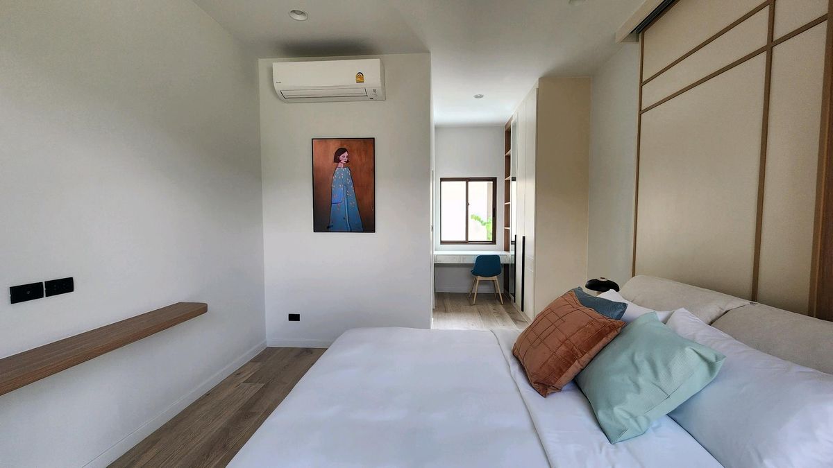 ให้เช่าบ้านพัฒนาการ ศรีนครินทร์ : Burasiri Krungthepkreetha | ให้เช่าบ้านเดี่ยวหลังมุม 4 ห้องนอน 2 ที่จอดรถ หน้ากว้าง แต่งสไตล์ Japandi สะอาดสะอ้าน น่าอยู่