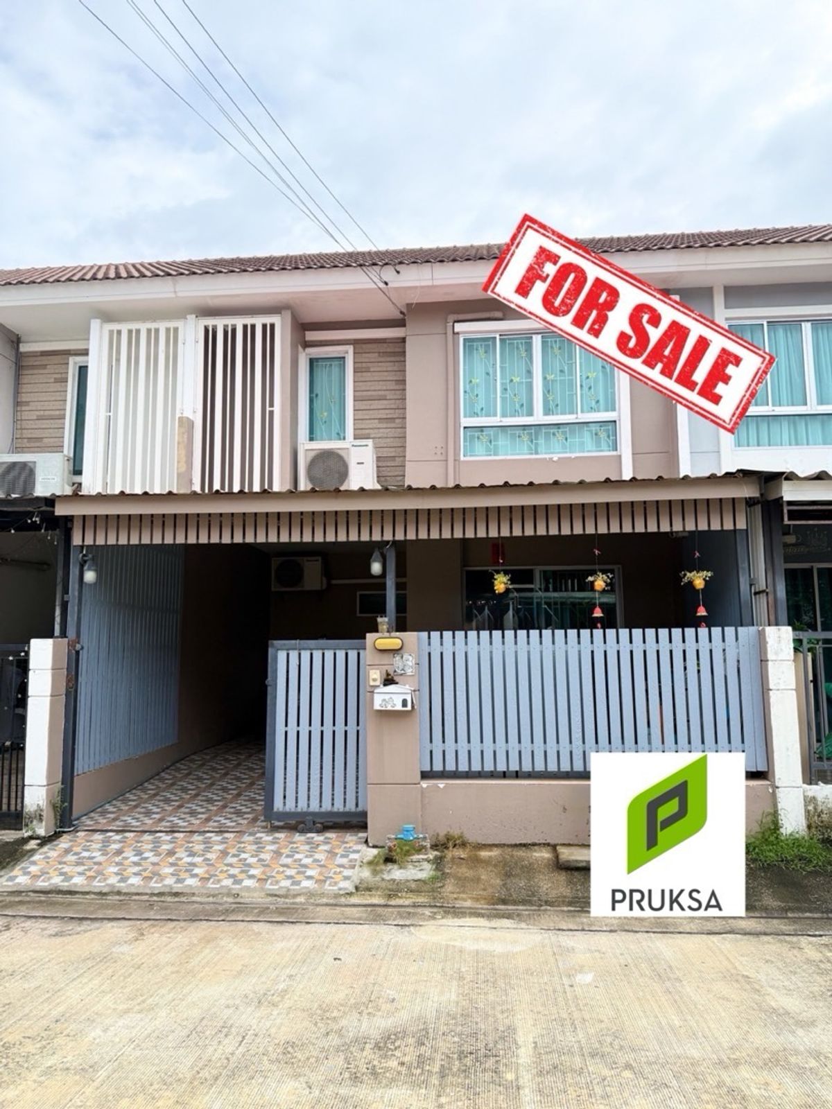 For SaleTownhomeMin Buri, Romklao : Cheap for sale, Townhome, Pruksa Ville 62/2, ready to be at a great value of only 1.89 million baht.