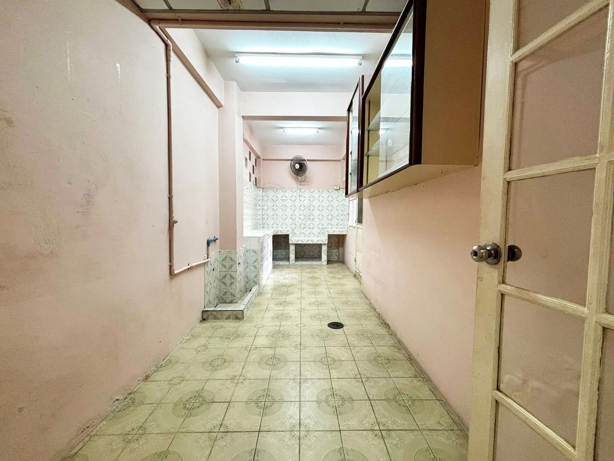 ขายบ้านสาทร นราธิวาส : บ้าน ซอยนนทรี 8 สาธุประดิษฐ์ บ้านสวย โครงสร้างดี อยู่เองก็ได้ ปล่อยเช่าก็ดี ราคาเจรจาได้