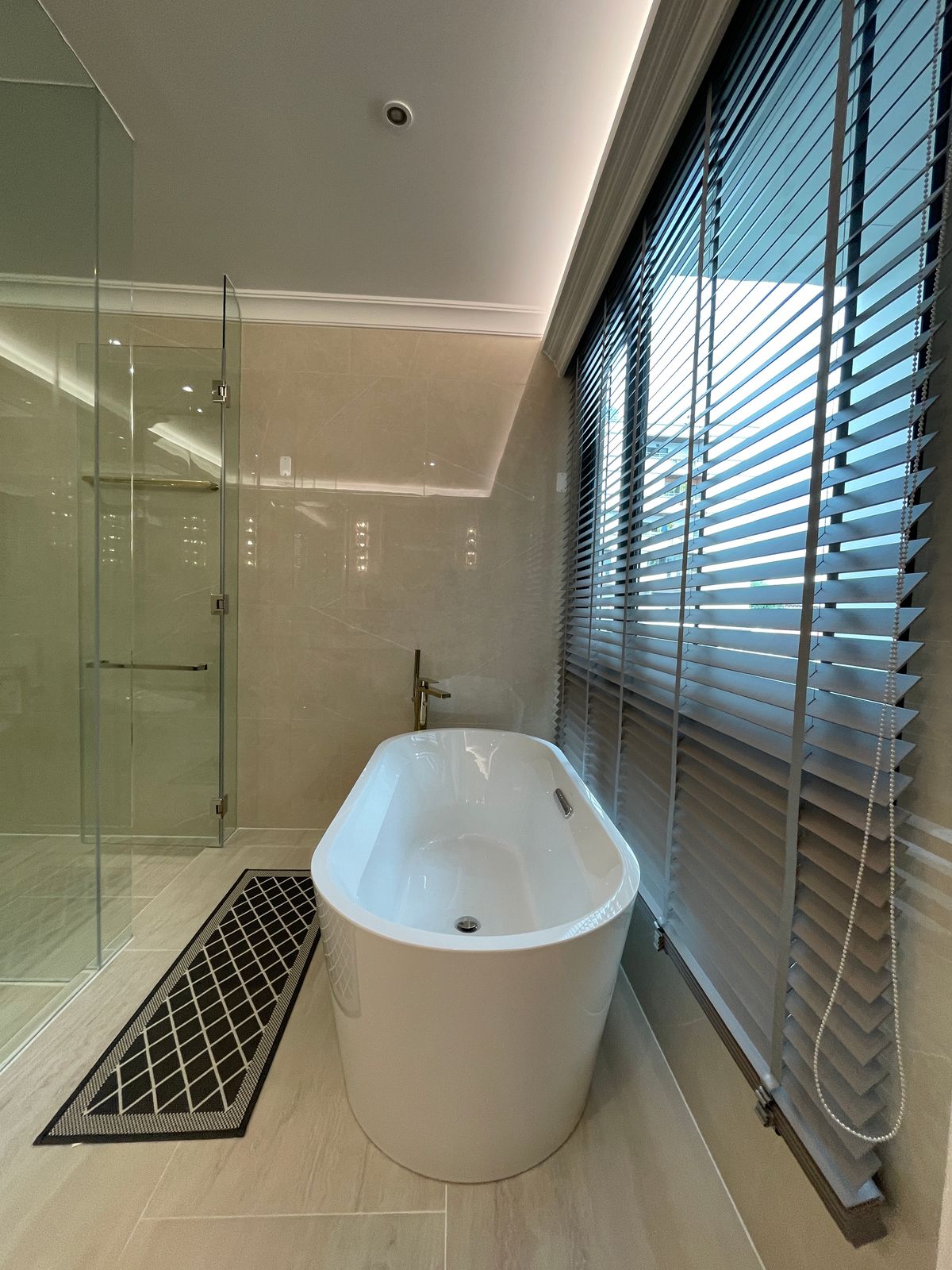 For SaleHouseSukhumvit, Asoke, Thonglor : [RARE ITEM] Luxurious corner mansion Lavista Ekkamai 10 | 429 sq m. Superior life in the heart of Ekkamai—fully decorated. Ready to move in!