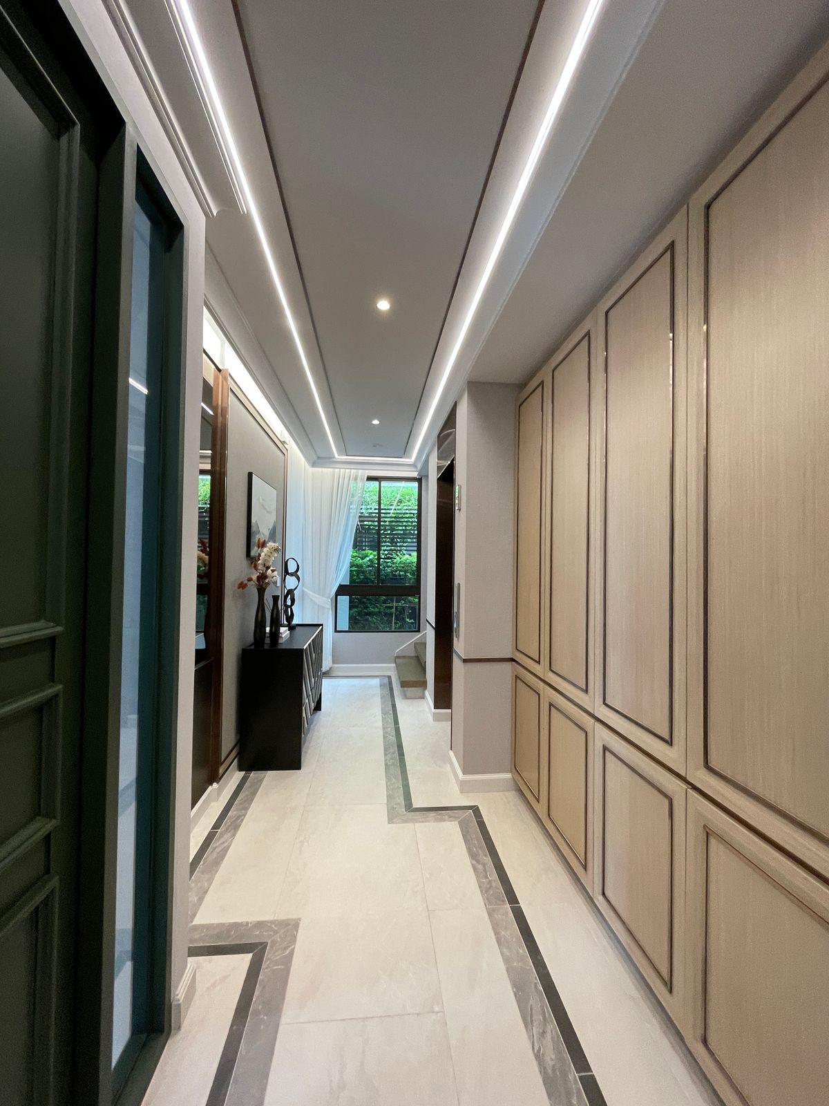 For SaleHouseSukhumvit, Asoke, Thonglor : [RARE ITEM] Luxurious corner mansion Lavista Ekkamai 10 | 429 sq m. Superior life in the heart of Ekkamai—fully decorated. Ready to move in!