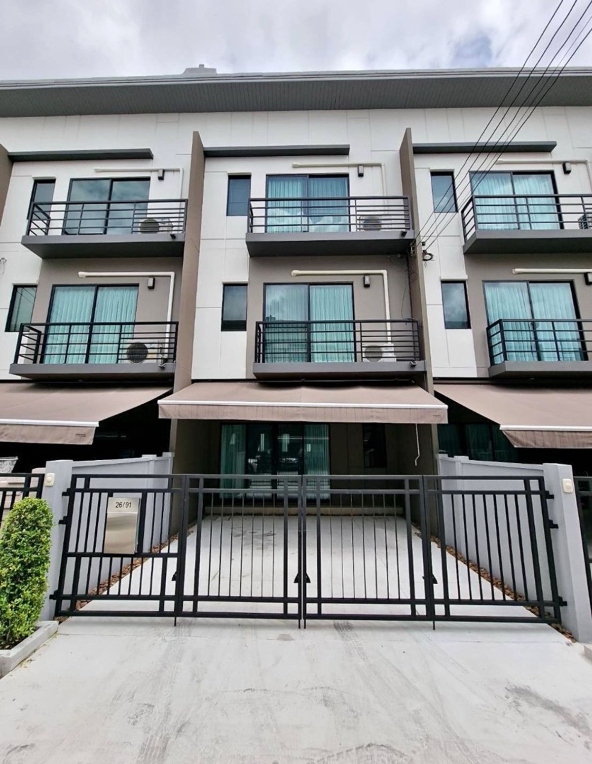 ให้เช่าทาวน์โฮมนวมินทร์ รามอินทรา : ให้เช่าทาวน์โฮม 3 ชั้น โครงการ บ้านกลางเมือง รามอินทรา ( ซอยกาญจนาภิเษก 6/1 ) บ้านสวยย้ายได้ทันที 
