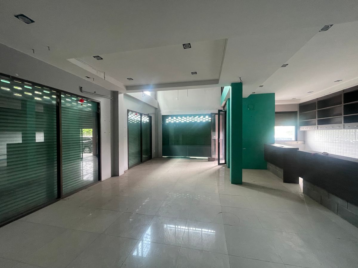 ขายที่ดินนวมินทร์ รามอินทรา : ตึกแถวทำเลทอง ตรงข้ามสนามกอล์ฟปัญญารามอินทรา รายล้อมด้วยบ้านหรูโครงการใหญ่ และลูกค้ากำลังซื้อสูง ทำเ