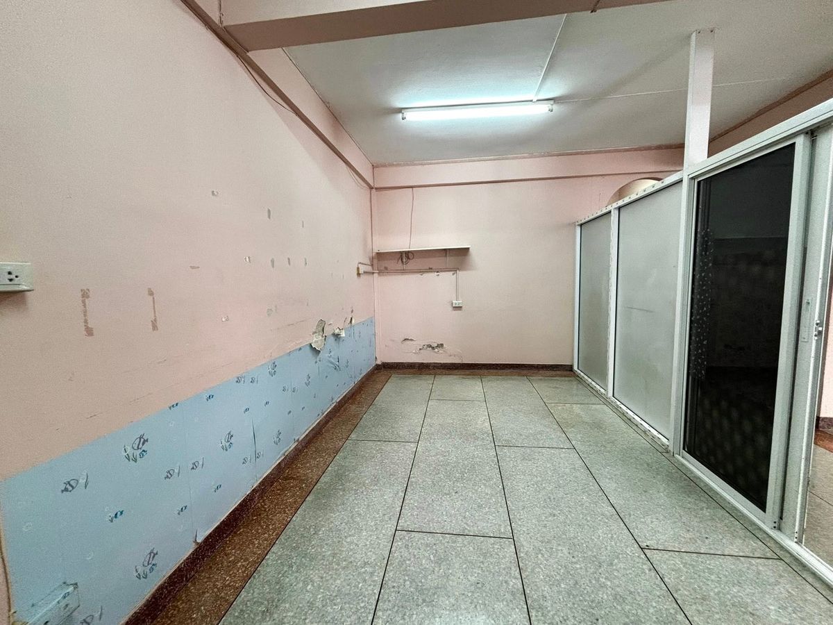 ขายบ้านสาทร นราธิวาส : บ้าน ซอยนนทรี 8 สาธุประดิษฐ์ บ้านสวย โครงสร้างดี อยู่เองก็ได้ ปล่อยเช่าก็ดี ราคาเจรจาได้