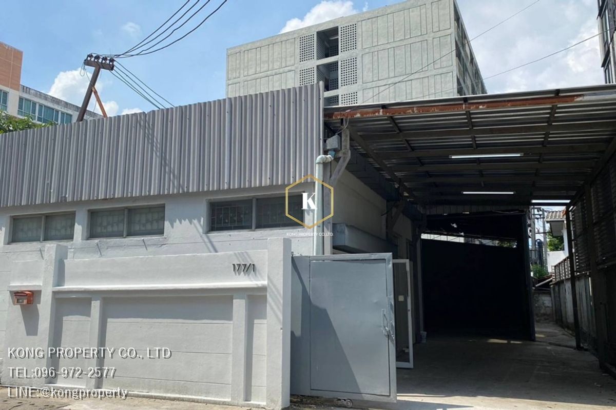 For RentWarehouseLadprao, Central Ladprao : For rent, Ratchadaphisek, Church, Bangkok 400 sqm, near MRT Ratchadaphisek