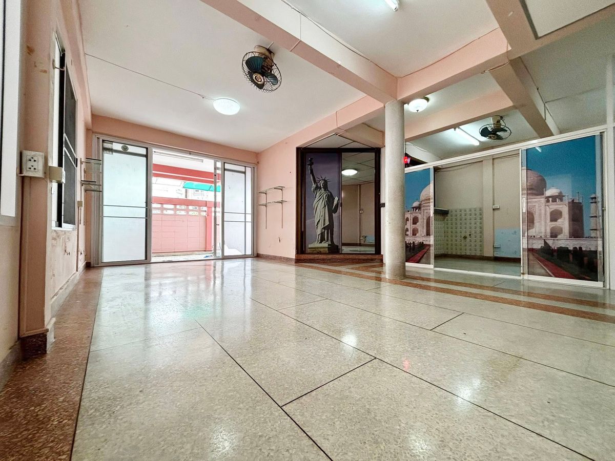 ขายบ้านสาทร นราธิวาส : บ้าน ซอยนนทรี 8 สาธุประดิษฐ์ บ้านสวย โครงสร้างดี อยู่เองก็ได้ ปล่อยเช่าก็ดี ราคาเจรจาได้