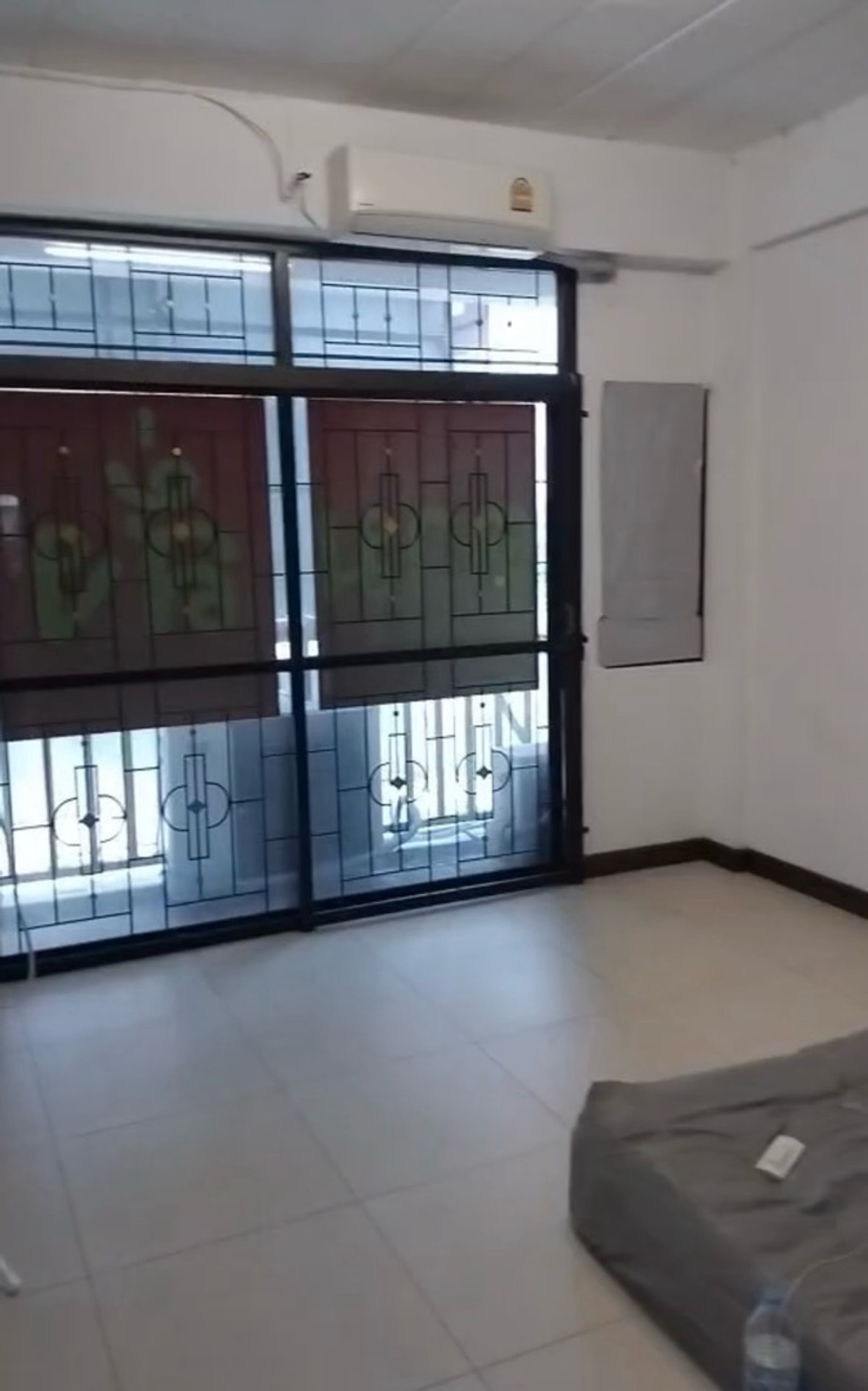 ขายอาคารพาณิชย์ปทุมธานี รังสิต ธรรมศาสตร์ : ขายพร้อมผู้เช่าระยะยาว อาคารพาณิชย์ 3 ชั้น คลองสี่ ปทุมธานี ติดถนนเลียบคลองสี่ หน้าตลาดคลองสี่เมืองใหม่