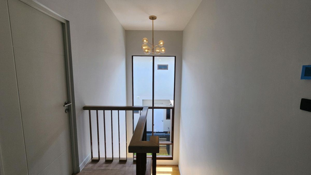 ให้เช่าบ้านพัฒนาการ ศรีนครินทร์ : Burasiri Krungthepkreetha | ให้เช่าบ้านเดี่ยวหลังมุม 4 ห้องนอน 2 ที่จอดรถ หน้ากว้าง แต่งสไตล์ Japandi สะอาดสะอ้าน น่าอยู่