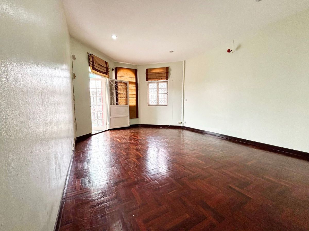 ขายบ้านสาทร นราธิวาส : บ้าน ซอยนนทรี 8 สาธุประดิษฐ์ บ้านสวย โครงสร้างดี อยู่เองก็ได้ ปล่อยเช่าก็ดี ราคาเจรจาได้