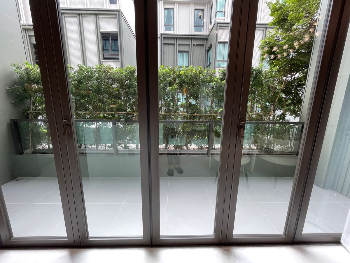 For SaleHouseSukhumvit, Asoke, Thonglor : [RARE ITEM] Luxurious corner mansion Lavista Ekkamai 10 | 429 sq m. Superior life in the heart of Ekkamai—fully decorated. Ready to move in!