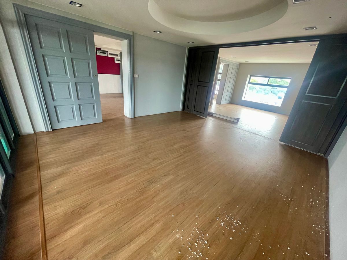 ขายที่ดินนวมินทร์ รามอินทรา : ตึกแถวทำเลทอง ตรงข้ามสนามกอล์ฟปัญญารามอินทรา รายล้อมด้วยบ้านหรูโครงการใหญ่ และลูกค้ากำลังซื้อสูง ทำเ