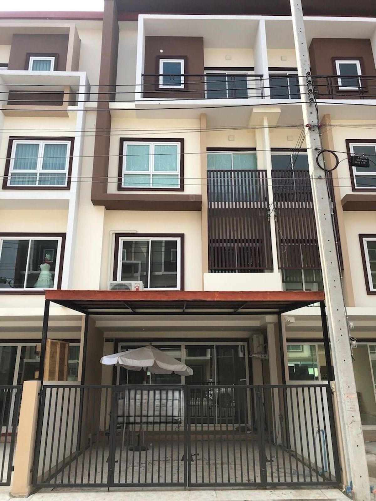 ให้เช่าทาวน์โฮมอ่อนนุช อุดมสุข : ให้เช่าทาวน์โฮม 4 ชั้น โครงการปรัชญา biz home@on nut 67 ทำเลดี เดินทางสะดวก ใจกลางประเวศ กรุงเทพฯ