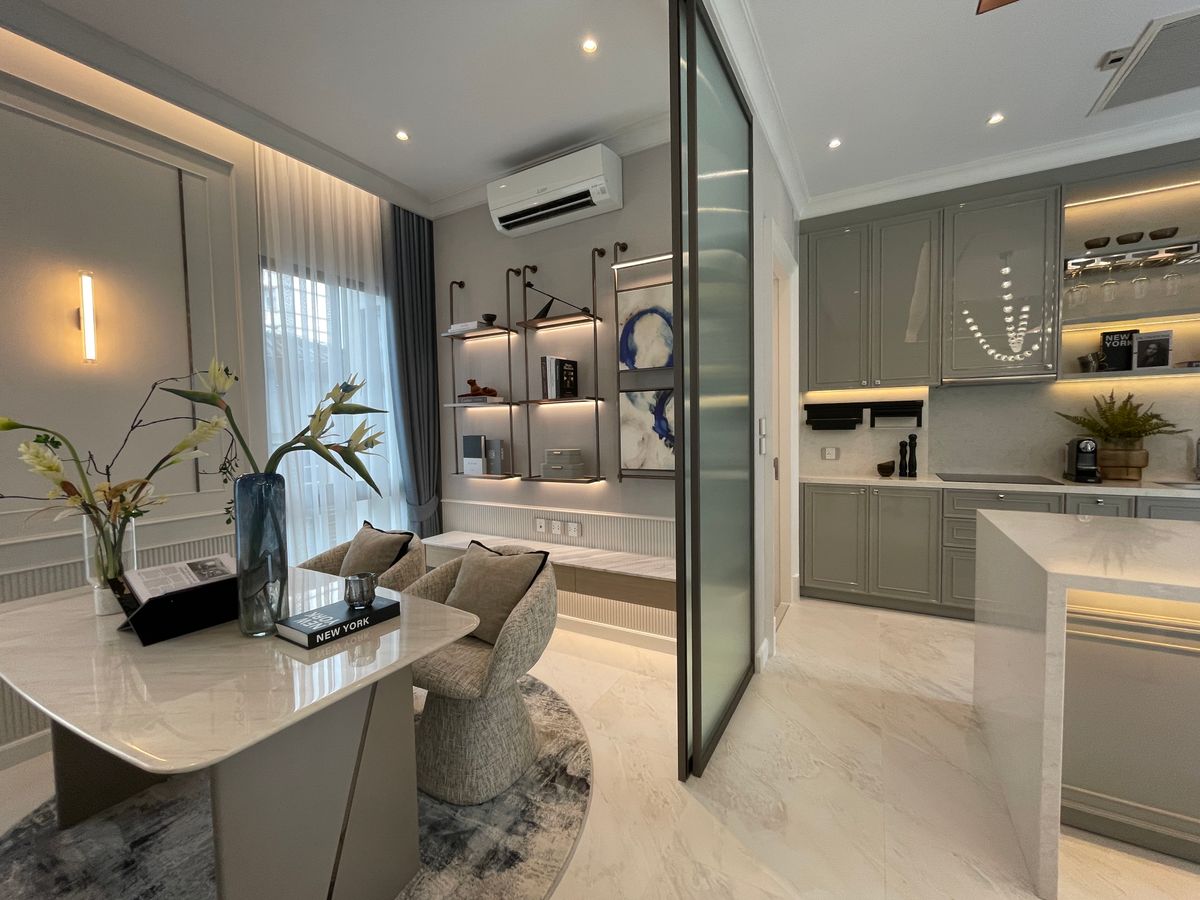 For SaleHouseSukhumvit, Asoke, Thonglor : [RARE ITEM] Luxurious corner mansion Lavista Ekkamai 10 | 429 sq m. Superior life in the heart of Ekkamai—fully decorated. Ready to move in!