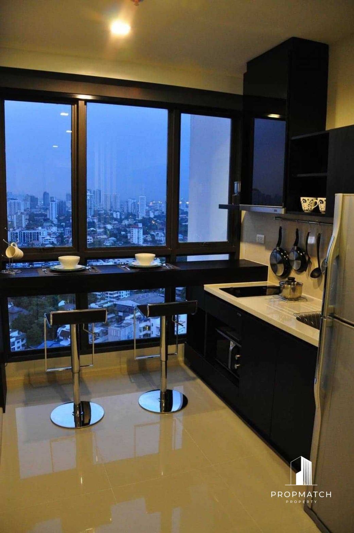 For RentCondoOnnut, Udomsuk : ⚡️flash deal⚡️ in the heart of Sukhumvit Rhythm Sukhumvit 35 SQM 19,000 before being booked first 🔥 Contact to see the room 📞 Putter 0928895628