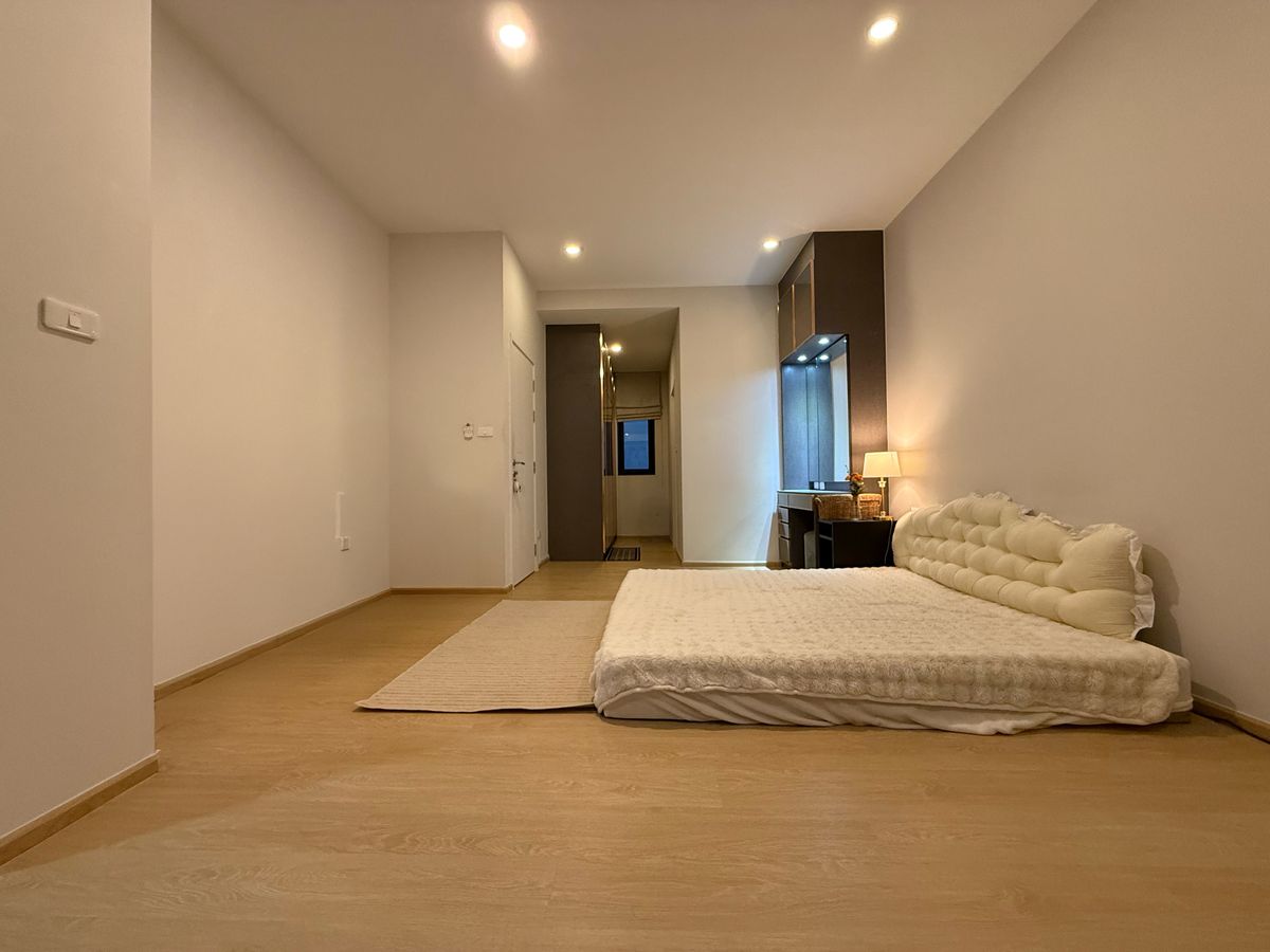 For RentTownhomeLadkrabang, Suwannaphum Airport : 💰💰 House for rent, 3 -story townhome, Playx On Nut Village - 3 bedrooms, 3 bathrooms, 1 kitchen, 2 storage rooms