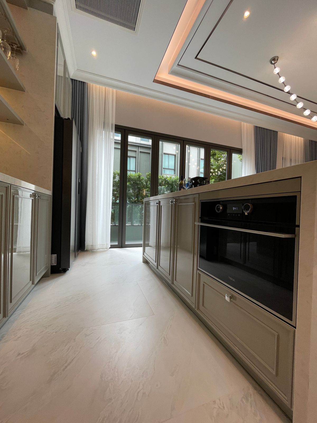 For SaleHouseSukhumvit, Asoke, Thonglor : [RARE ITEM] Luxurious corner mansion Lavista Ekkamai 10 | 429 sq m. Superior life in the heart of Ekkamai—fully decorated. Ready to move in!