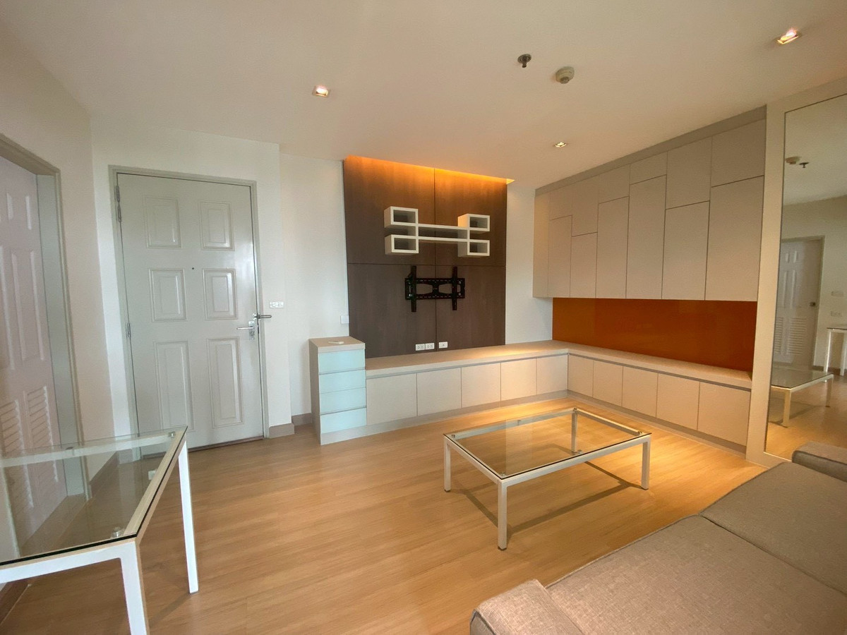 ให้เช่าคอนโดสาทร นราธิวาส : Life @ Sathorn 10 (ไลฟ์ แอท สาทร 10) (1bed1bath 50sqm)
