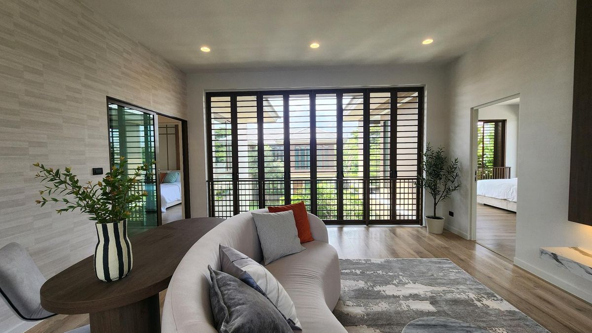 ให้เช่าบ้านพัฒนาการ ศรีนครินทร์ : Burasiri Krungthepkreetha | ให้เช่าบ้านเดี่ยวหลังมุม 4 ห้องนอน 2 ที่จอดรถ หน้ากว้าง แต่งสไตล์ Japandi สะอาดสะอ้าน น่าอยู่