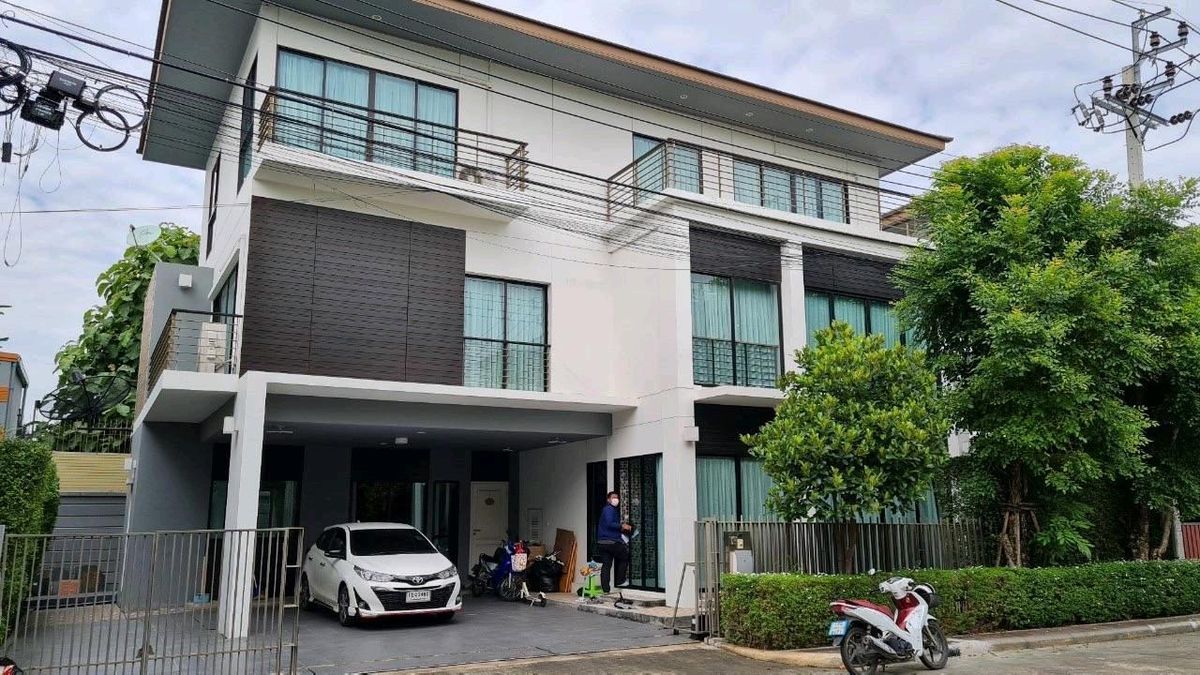 ให้เช่าบ้านลาดกระบัง สุวรรณภูมิ : ให้เช่า บ้านหรู บ้านลุมพินี สวนหลวง ร.9  พื้นที่ใช้สอย 400 ตรม. บ้านกว้างมาก แต่งครบ