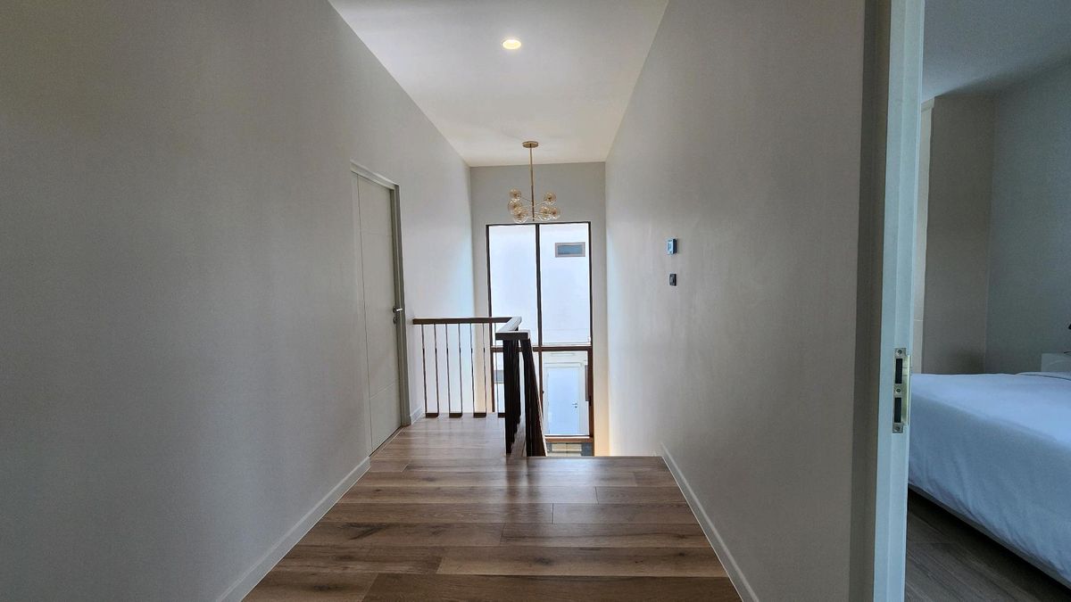 ให้เช่าบ้านพัฒนาการ ศรีนครินทร์ : Burasiri Krungthepkreetha | ให้เช่าบ้านเดี่ยวหลังมุม 4 ห้องนอน 2 ที่จอดรถ หน้ากว้าง แต่งสไตล์ Japandi สะอาดสะอ้าน น่าอยู่