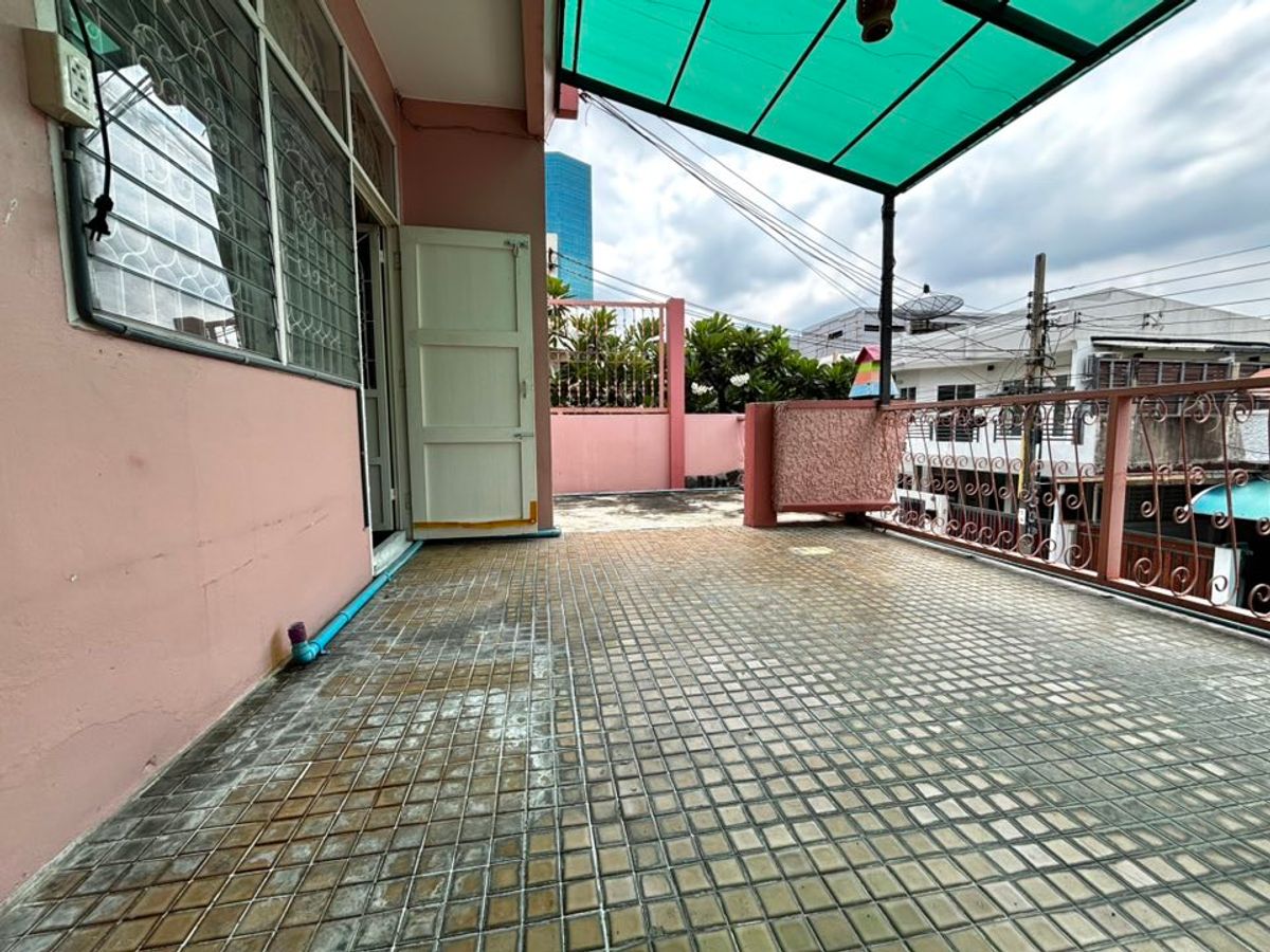 ขายบ้านสาทร นราธิวาส : บ้าน ซอยนนทรี 8 สาธุประดิษฐ์ บ้านสวย โครงสร้างดี อยู่เองก็ได้ ปล่อยเช่าก็ดี ราคาเจรจาได้