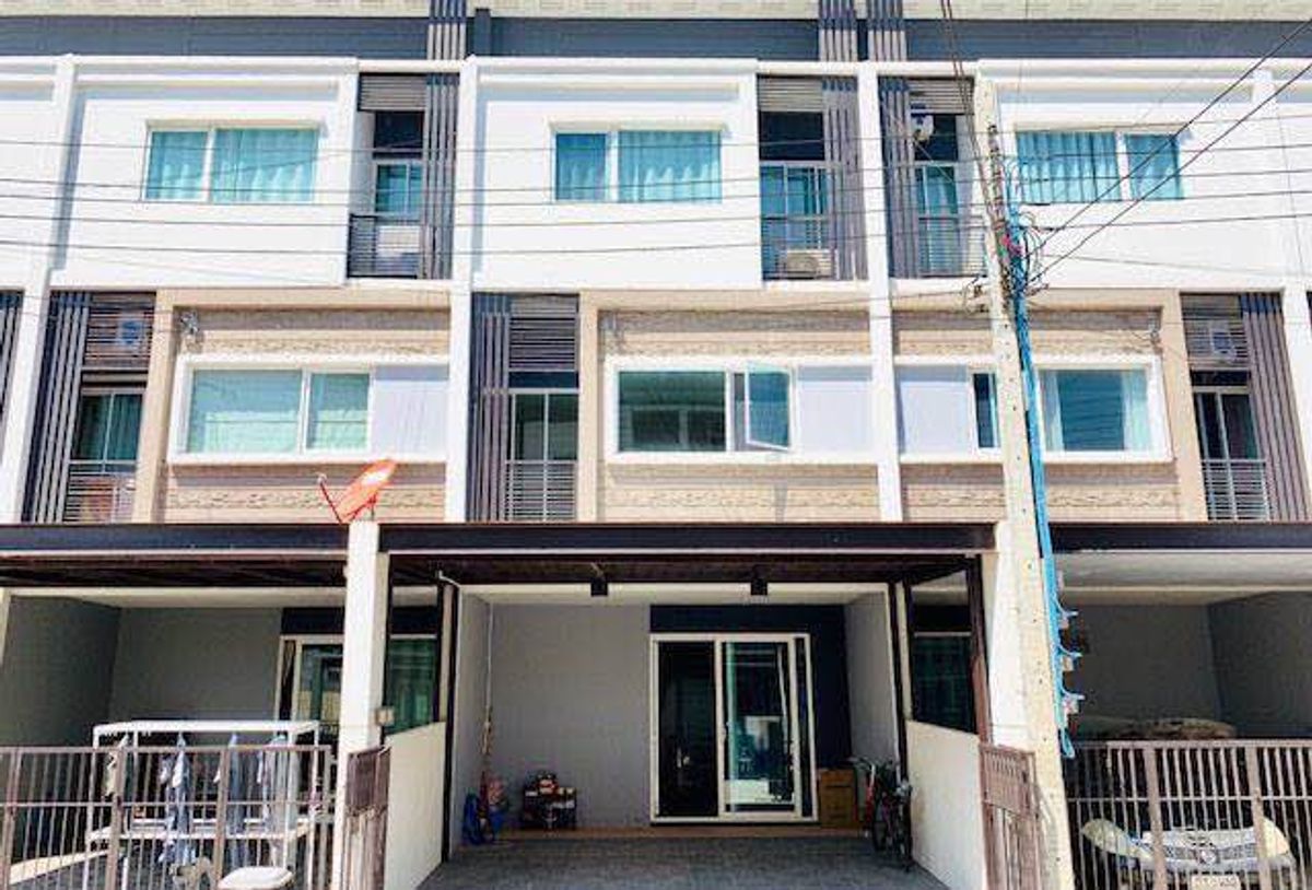 ขายบางนา แบริ่ง ลาซาล : พาทิโอ บางนา - วงแหวน / 3 ห้องนอน (ขาย), Patio Bangna - Wongwaen / 3 Bedrooms (FOR SALE) AIM025