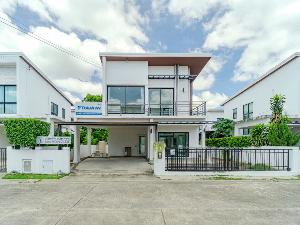ขายบ้านลาดกระบัง สุวรรณภูมิ : ขาย บ้านเดี่ยว วี 2 อ่อนนุช-พระราม 9 180 ตรม. 50 ตร.วา 3นอน 3น้ำ สภาพเยี่ยม CC.