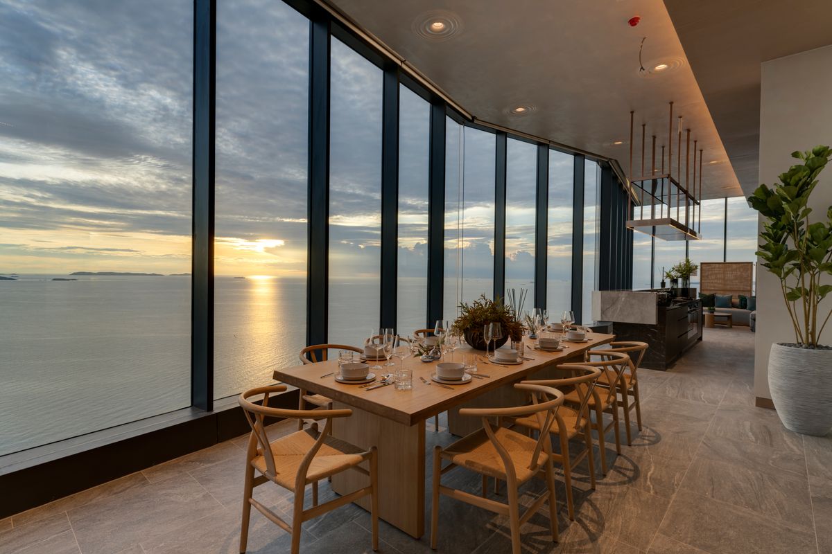 For SaleCondoPattaya, Bangsaen, Chonburi : 🔥 AROM Wongamat Pattaya – Penthouse | #Beachfront #SeaView 