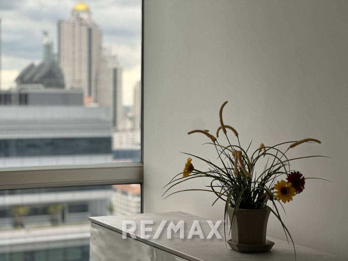 For RentCondoSathorn, Narathiwat : Sky Villas (in the same building as the Ascott Sathorn Bangkok)