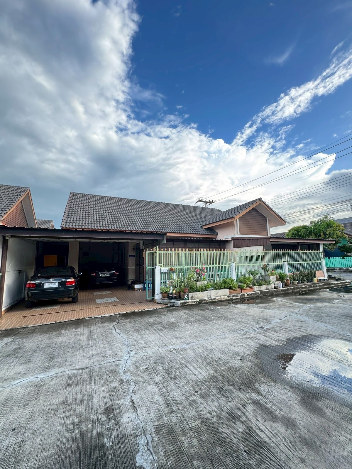 ขายบ้านปทุมธานี รังสิต ธรรมศาสตร์ :  ขายบ้านเดี่ยว – หมู่บ้านทรัพย์ธานี 3 บ้านเดี่ยวหลังมุม พื้นที่ใช้สอยลงตัว ให้ความสะดวกสบาย เหมาะสำหรับครอบครัวหรืออยู่อาศัยระยะยาว