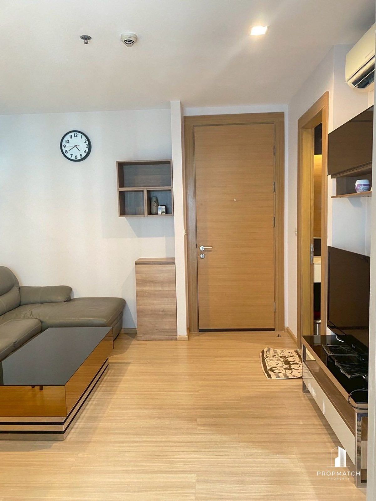 ให้เช่าคอนโดรัชดา ห้วยขวาง : ✨Flash Deal ✨Rhythm Ratchada( 1Bed 1Bath 36SQM.) แต่งครบพร้อมอยู่ !! เพียง 20,000บาทต่อเดือน Tel.0981315848 @propmatch