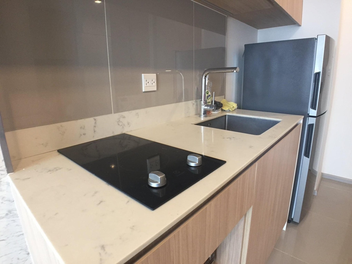 For SaleCondoSapankwai,Jatujak : Urgent sale Condo M Jatujak, Pet friendly Selling 98, xxx baht/sqm , 1 bedroom, all free furniture. Appointment pls call 085-362-6455