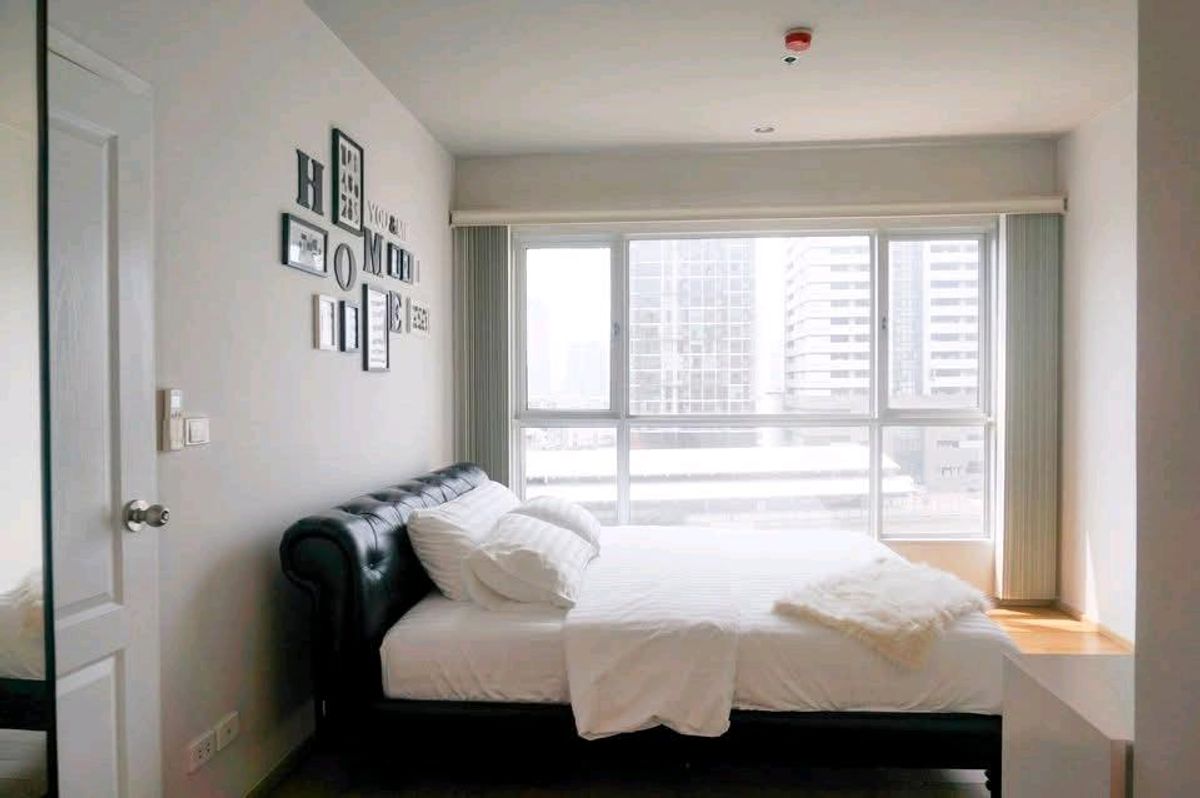 For RentCondoWongwianyai, Charoennakor : 📍 At the BTS, Krung Thon Buri, only 100 meters, new renovation, complete, ready to move in !!