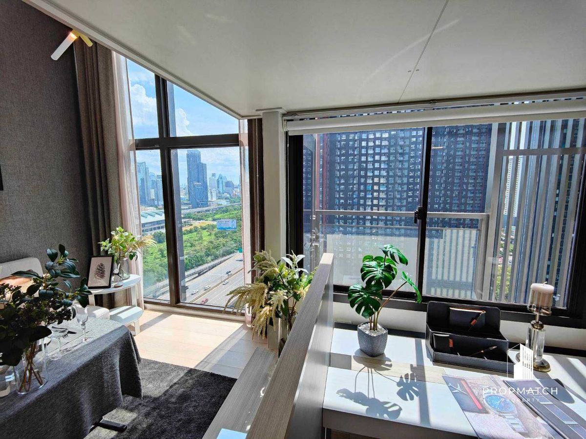 For RentCondoRama9, Petchburi, RCA : ✨flash deal ✨chewathai Residence Asoke (Duplex 1Bed 1BATH 39SQM.) Completely decorated !! Only 24,000 baht per month Tel.0981315848 @PropMatch